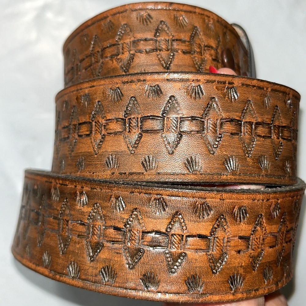 Vintage brown leather WESTERN Tooled rancher Cowboy Belt 35-39”hand made 1.5”w